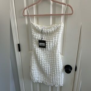 LELIS white strapless dress